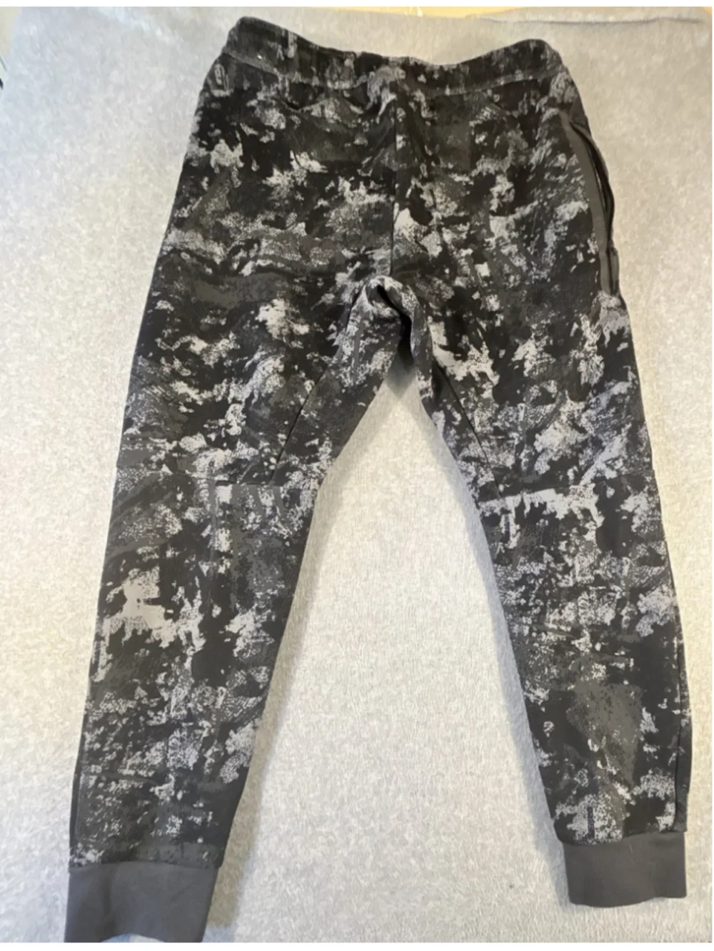 Nike Tech Fleece Men’s XL Black Gray Camo Full-Zip Hoodie Jogger Pants Set